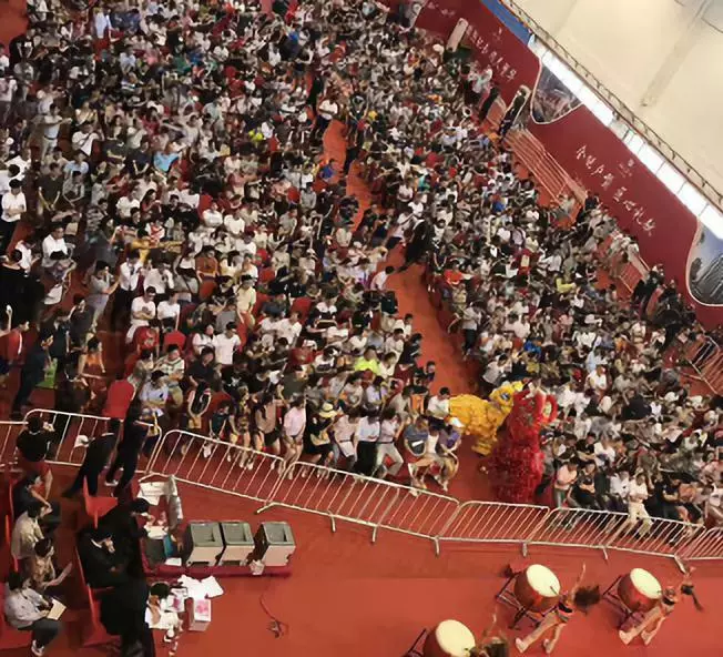 上海本地人口有多少人_上海本地香烟价格表图(3)