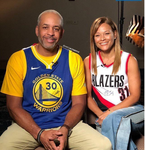 虾仁猪心!库里:若这轮系列赛淘汰弟弟 送他一枚