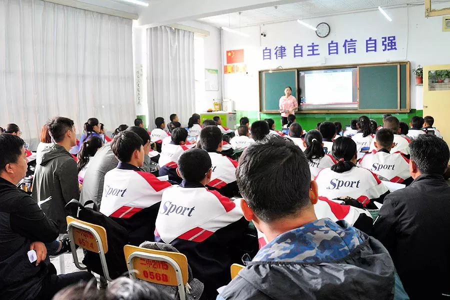 联播快讯来自敦煌二中市幼儿园天泽分园东街学校西关小学艺术旅游中专