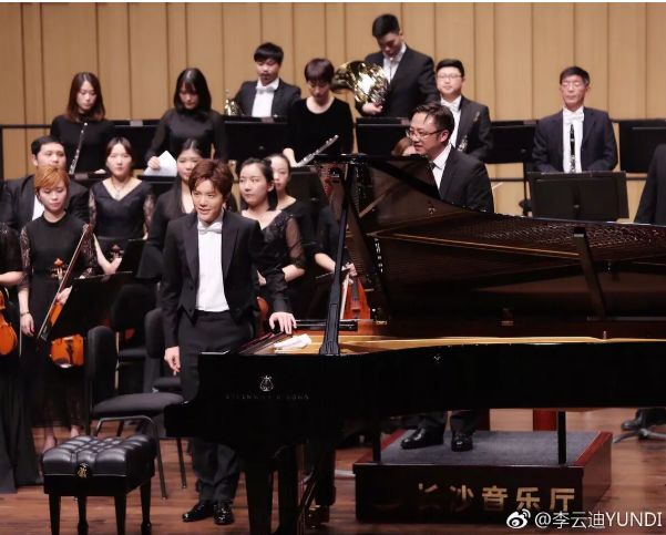 李云迪活跃在世界上最顶级的音乐殿堂中,在纽约的卡内基音乐厅,柏林