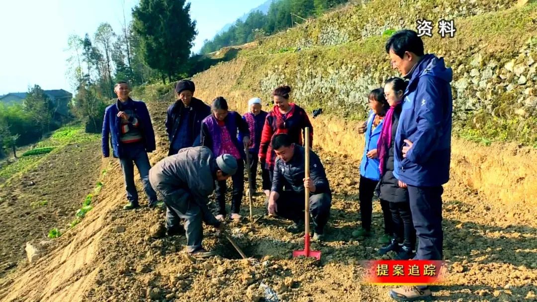 打好精准脱贫攻坚战,实现全面小康社会,重点在农村,关键在农民,核心在