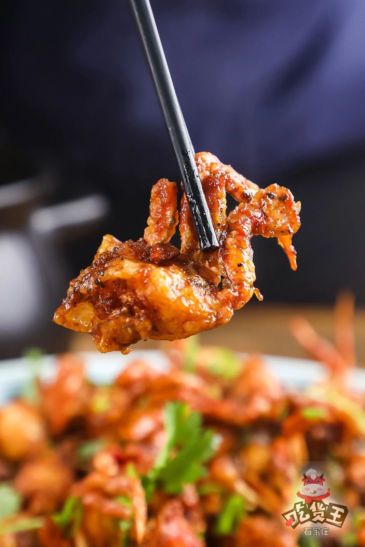 6.8折还送生蚝!破烂黑巷飘出神秘香气!让无数吃