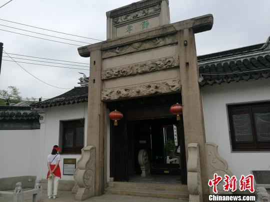 探访贝聿铭在苏州的点滴：在家族祠堂合照中位列正中