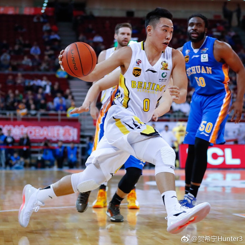 原创22岁贺希宁现状父母是军人出身还是前nba名宿徒弟