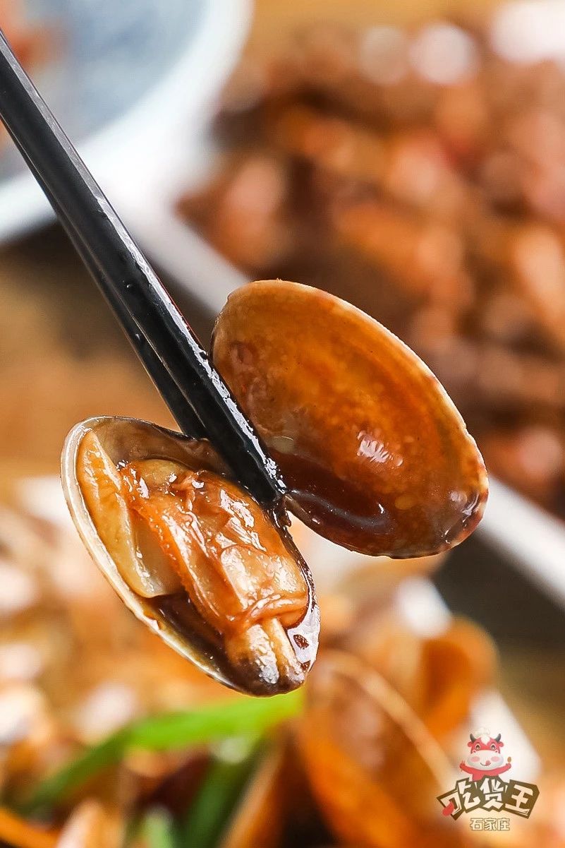 6.8折还送生蚝!破烂黑巷飘出神秘香气!让无数吃