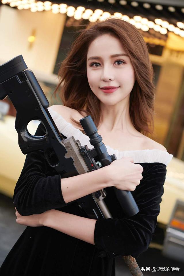 虎牙和平精英一姐,用时7天进入全服500强,成真正的吃鸡战神