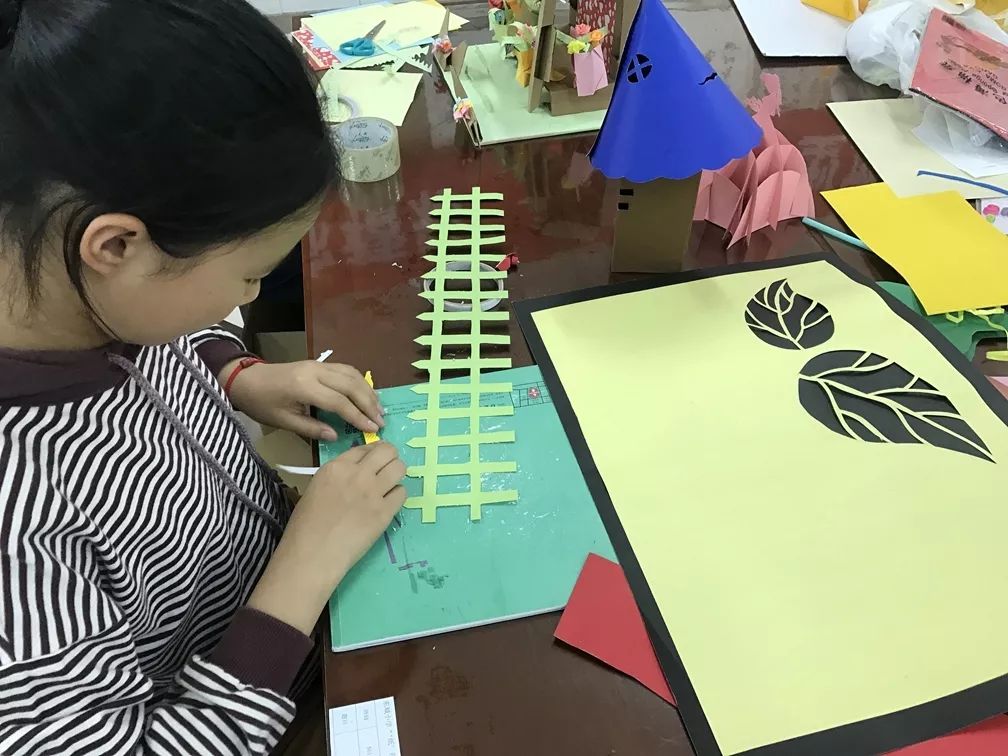 "纸"在你精彩——记东城小学纸立体造型现场比赛