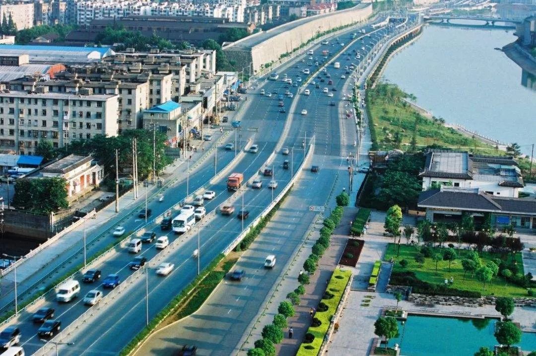 人均道路面积_人均耕地面积图