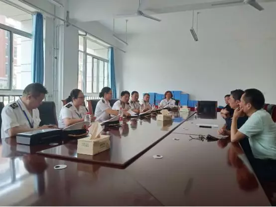 教室 人均_教室图片动漫