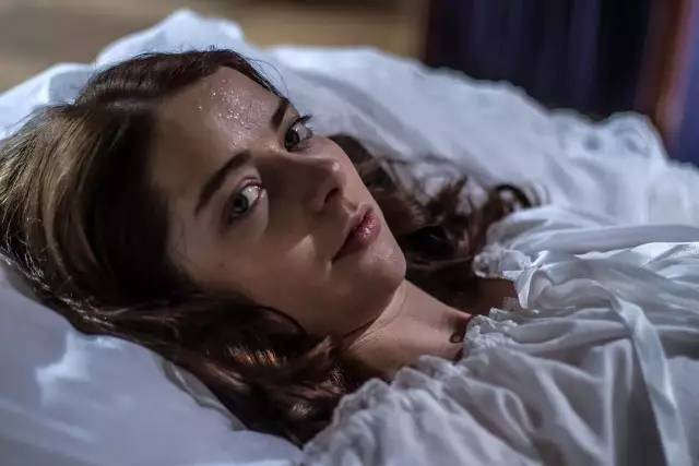 比张雨绮彪悍，被不育老公骗婚，毒死老公称帝又找了23个情人…