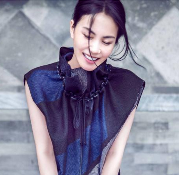 比较大气的女明星 ae5962a6030245fc81c43a4ffa9b7020.png