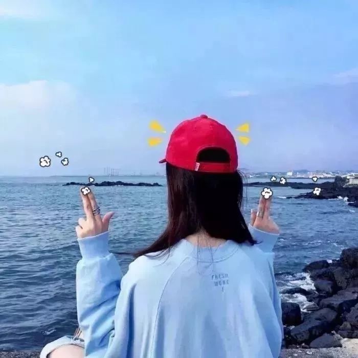 qq头像女生,背影,好看的,坐在操场上的都可以 最重要的是好看 谢谢