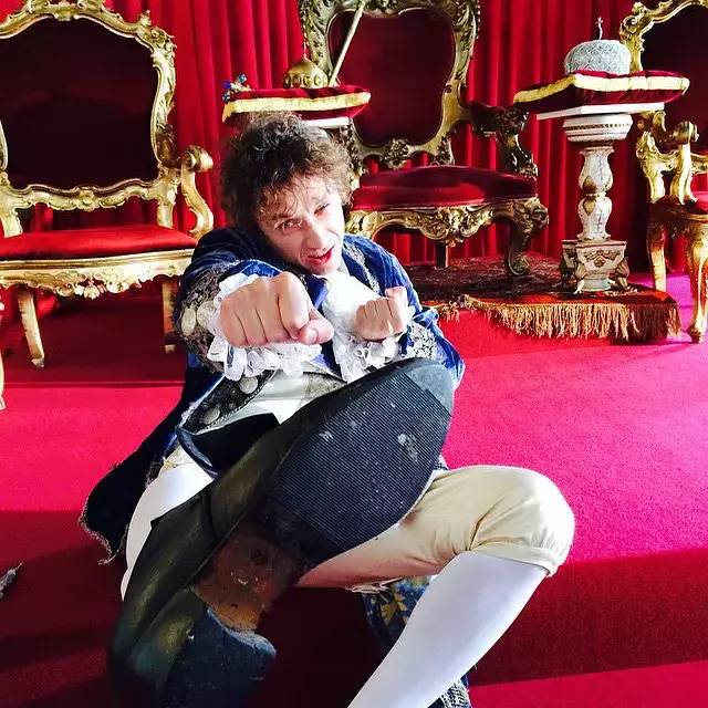 比张雨绮彪悍，被不育老公骗婚，毒死老公称帝又找了23个情人…