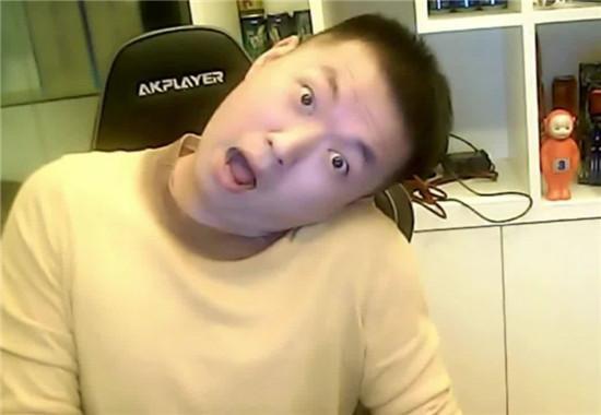 反差大的搞笑图片 c8f535e50d2c48f99022e5f0335e9958.jpeg