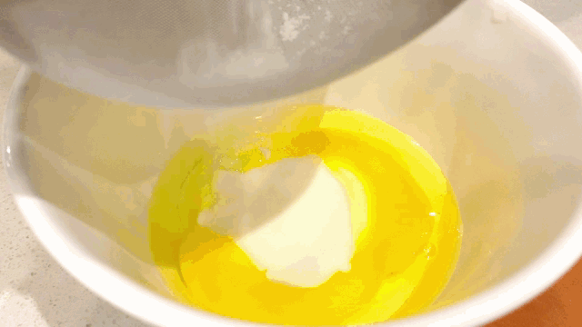 在家自制甜品热量低的 dac2594808d7458a8d1287c19ccf5eb8.gif