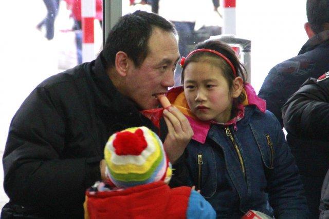                     劝告：孩子睡前，再饿也别吃这5种食物，影响智力，更影响长个！