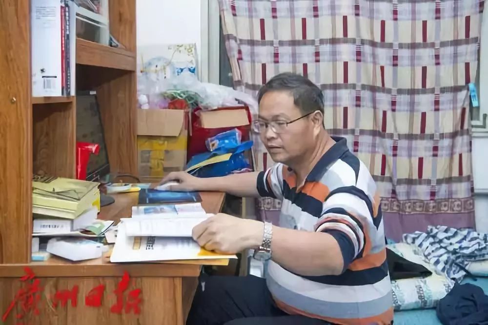 50岁大叔,考证30年,从初级考到中级,再到100本高薪证书:永远不抱怨,一切靠自己! 星际娱乐场官网