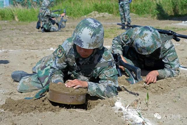 的标准规范,采取"课目过滤,人员过关,战术升级"的训练模式,将单兵训练