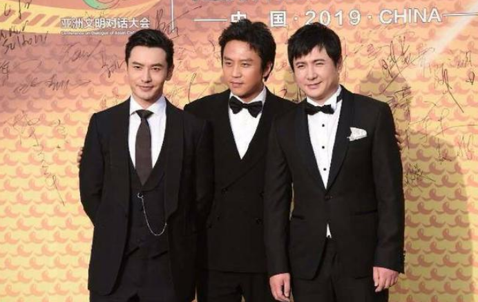 沈腾彩排忘词,结束时不忘摆出经典动作,网友:看不出丝毫尴尬 yg电子游戏