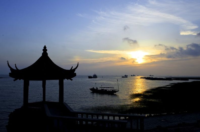 浏河镇人口_炜哥一家,太仓,浏河镇,长江边沙地,满载5人越野,沙地吃烧烤 驭胜(3)