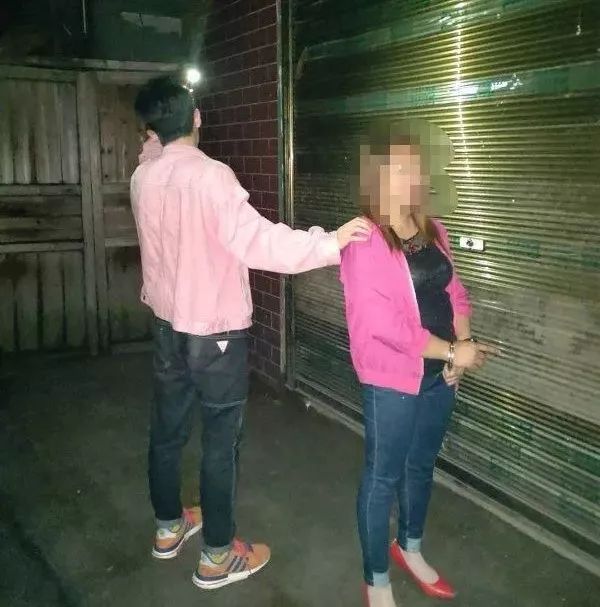 (指认现场)