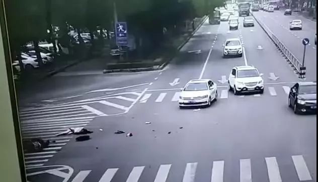 什么叫十字路口 6a84bbd23cd24adc9db6a6cc39406d05.jpeg