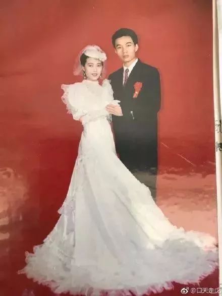 30年婚纱照_30年茅台(3)