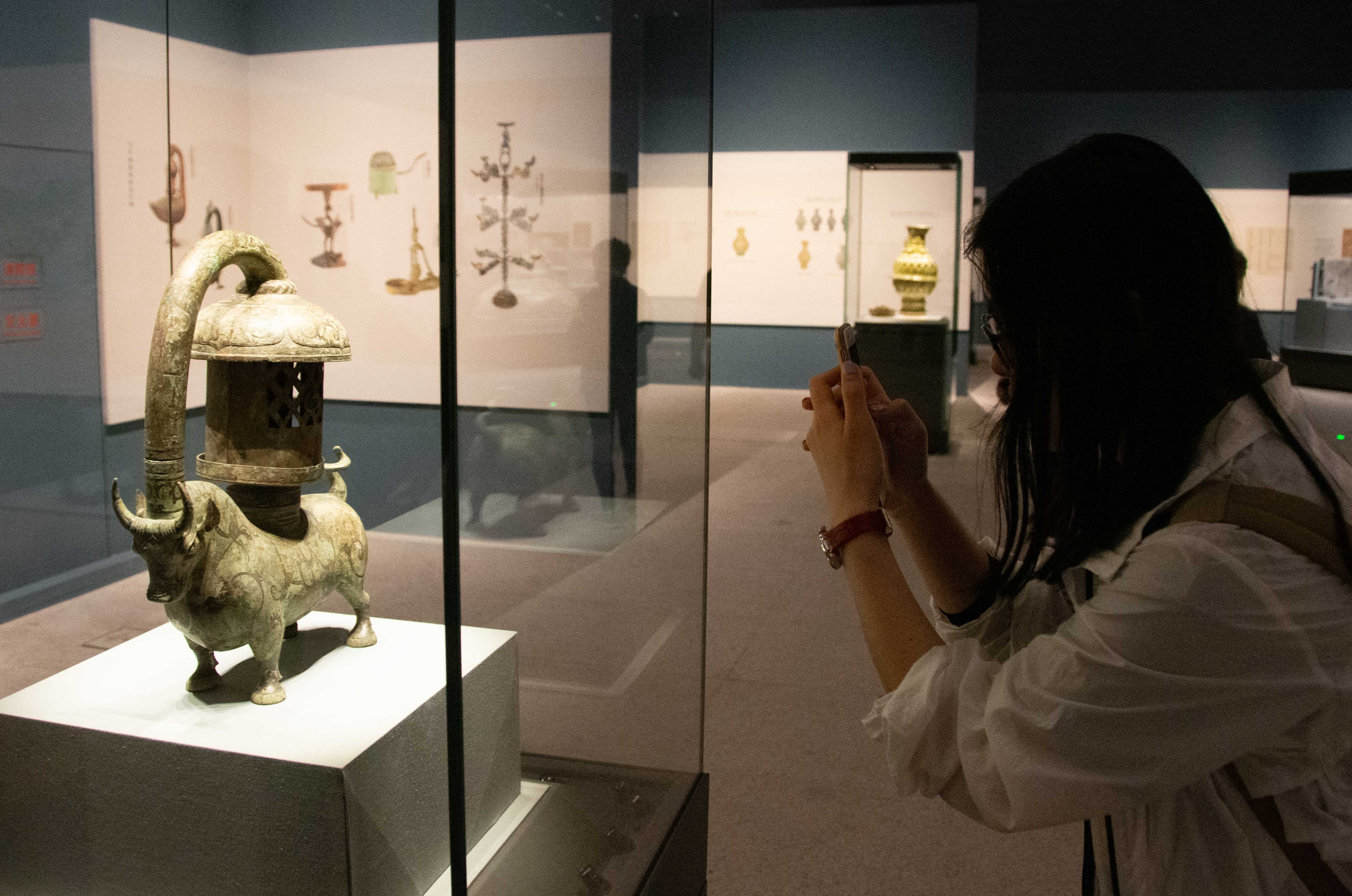 多省文物汇集长沙展示数千年中华文明_湖南省博物馆
