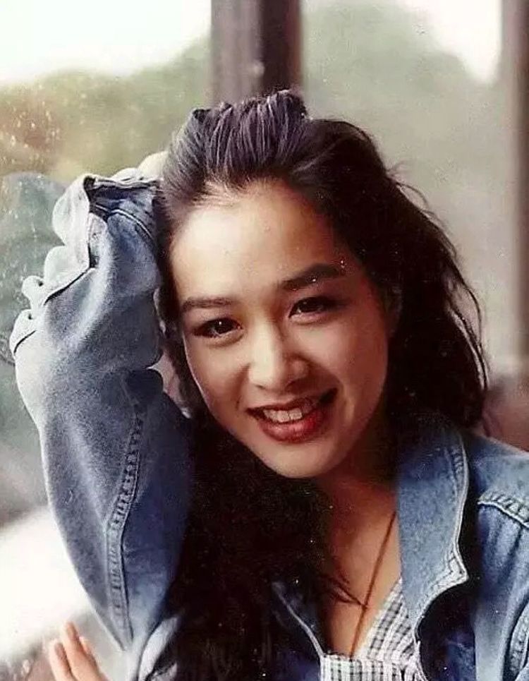 钟丽缇年轻时有多美?被誉为最美人鱼,看着她星爷都收起坏脾气