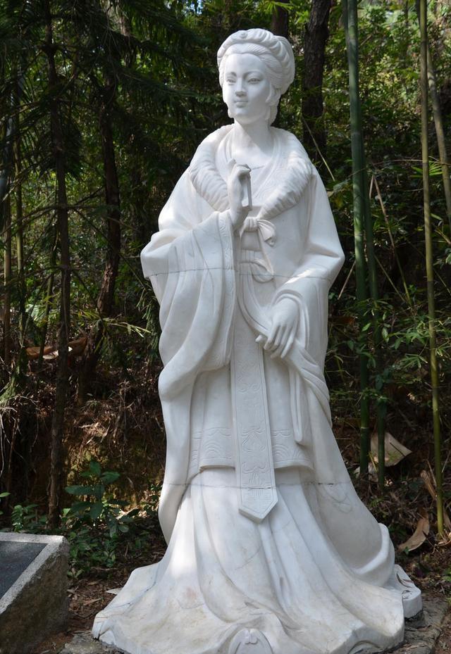 浅谈才女李清照的爱情经历从活泼可爱到郁郁寡欢的心路历程