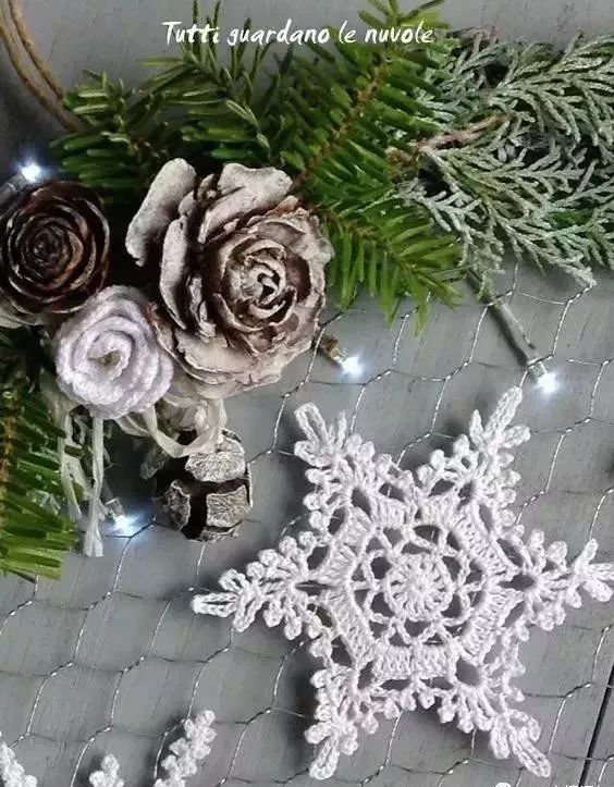 编织六月飞雪是不可能的干脆动手自己钩一片雪花吧附教程