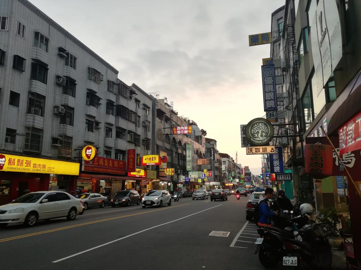 台湾环岛骑行之旅:台中-高雄,初见逢甲夜市
