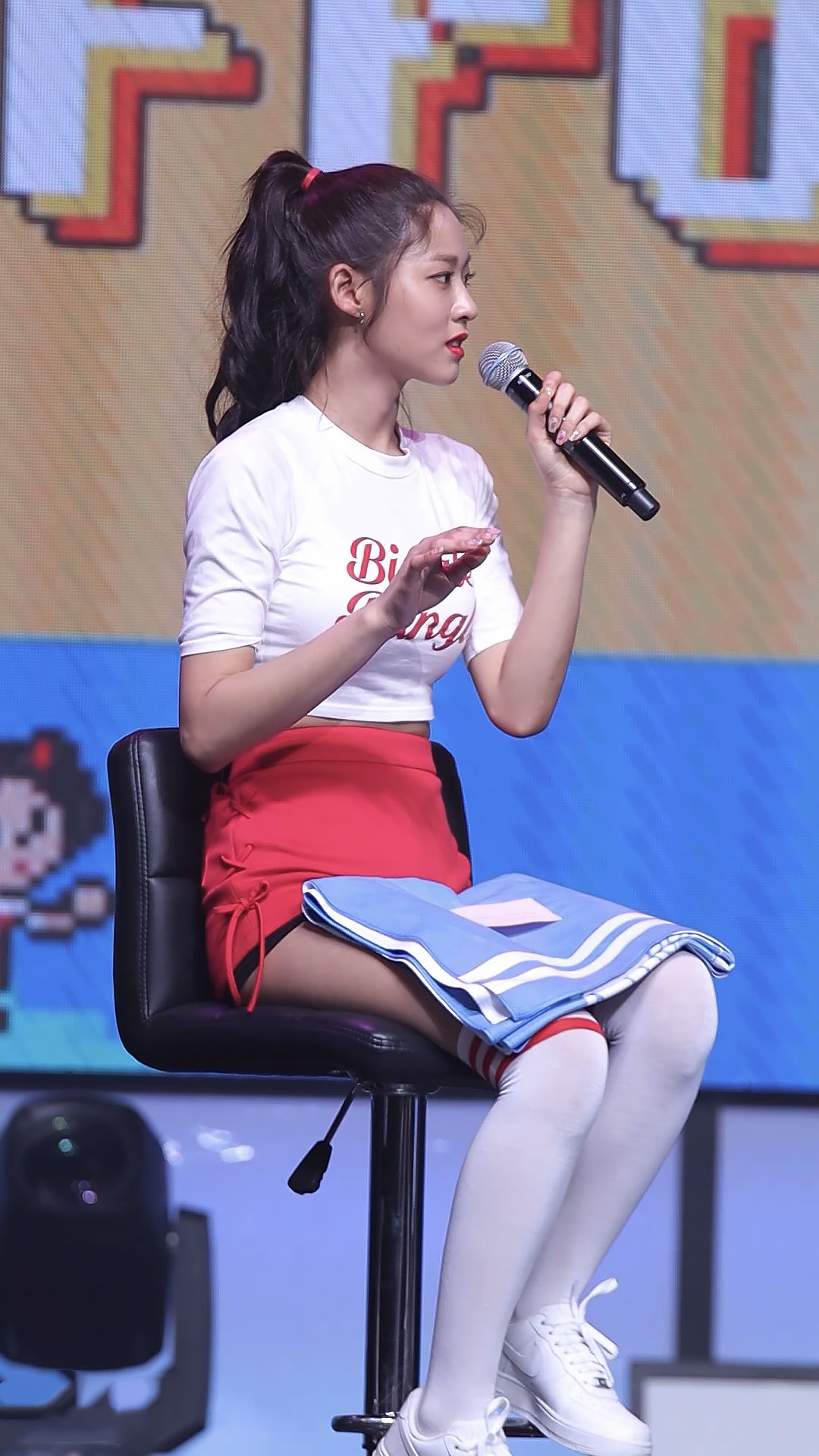 1/ 12 金雪炫(,kim seol hyun),1995年1月3日出生于韩国首尔市,女