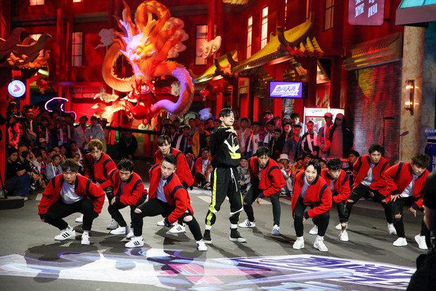 《这！就是街舞2》算什么综艺？请易烊千玺控制好你的表情！