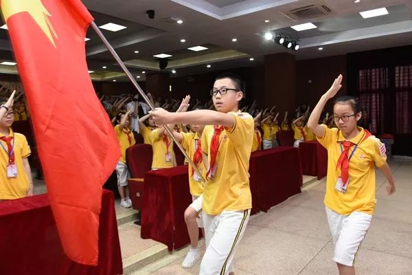 晋江市实验小学举行2019年度少先队代表大会暨首届少先