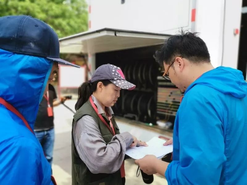 震撼!焦作电视台大型直播车开进汉服动漫节现场 18新利在线娱乐手机版