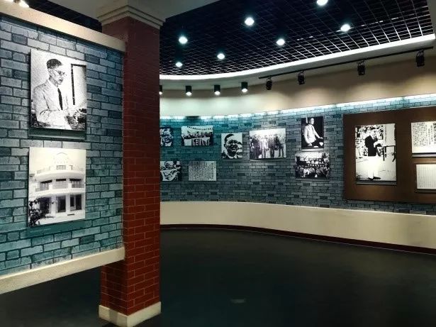 与陈嘉庚纪念馆同位于群贤楼二楼的科研成果展,氤氲着最年轻,最鲜活