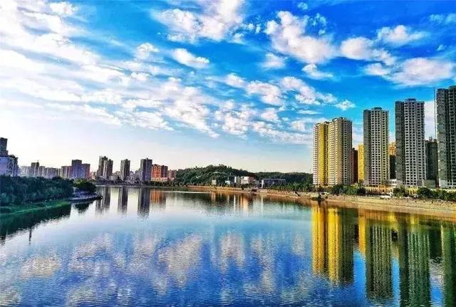 崇州gdp_未来10年,重庆GDP达到2万亿,人均1万美元,主城人口超过1000万 第3页(2)