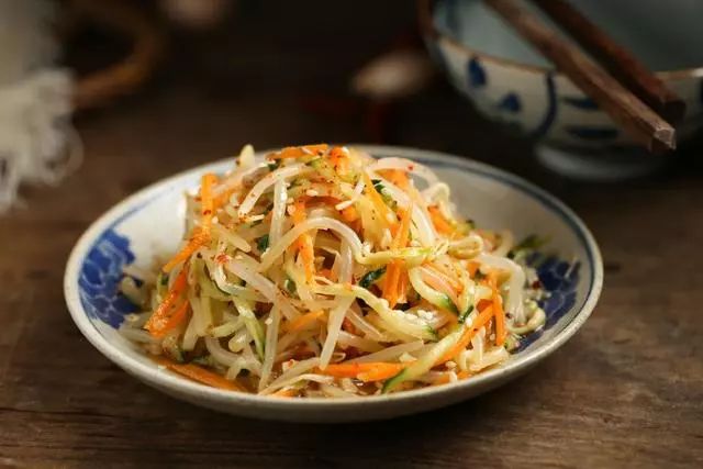 【就爱学做饭】夏天最爱凉拌菜,清脆爽口又下火,2块钱一大盘 AG真人娱乐注册