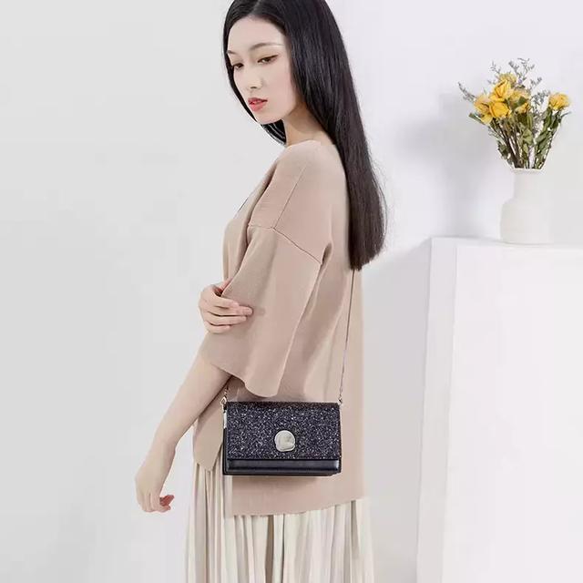 Shoulder Bags