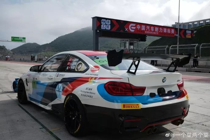 开播啦!斗鱼直播间带你一起看超跑比赛