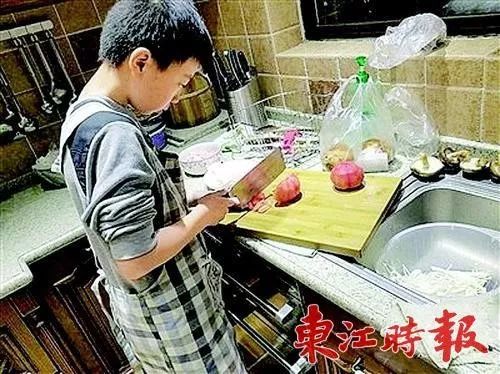 家有“小暖男”,烧菜比妈妈还好吃,妈妈却崩溃了…… 动漫av