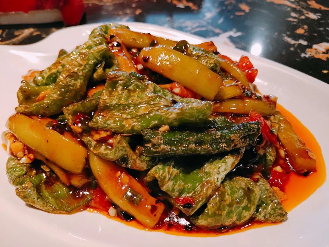 炒菜这么好吃是不务正业嘛 麻婆豆腐 香辣不腻 虎皮辣子烧茄子焦香爆