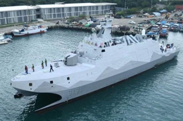 台军沱江舰将量产:号称"舰艇杀手" 搭载28枚导弹 | 新闻