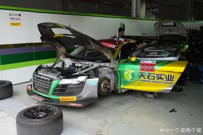 开播啦!斗鱼直播间带你一起看超跑比赛