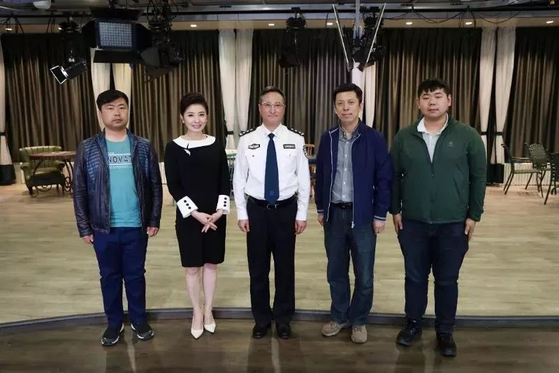 黑龙江省司法厅 党委书记,厅长 赵金成 求法,法就在法网里面,不是