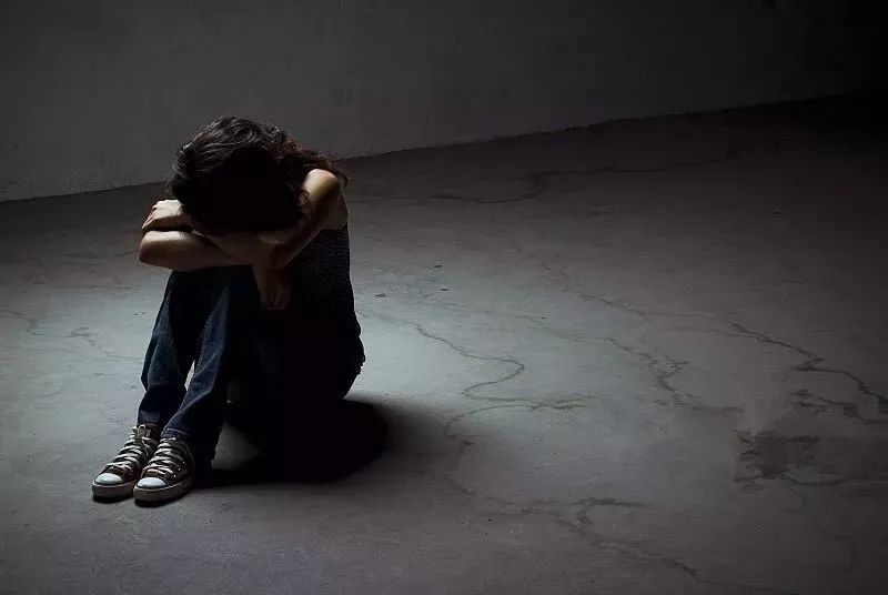 交往3年, 女子意外发现男友的可怕秘密! 结果她被囚禁殴打, 还... 吉祥坊手机官网