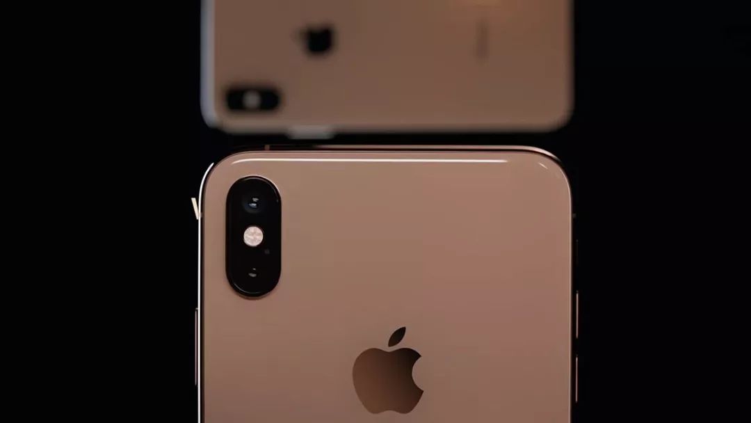 iPhone XI 磨砂后壳设计图来了,变好看了? 博九官方网站