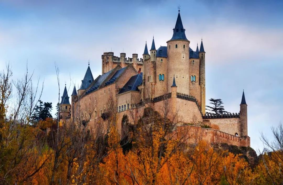 城堡排名_哈尔的移动城堡图片(3)