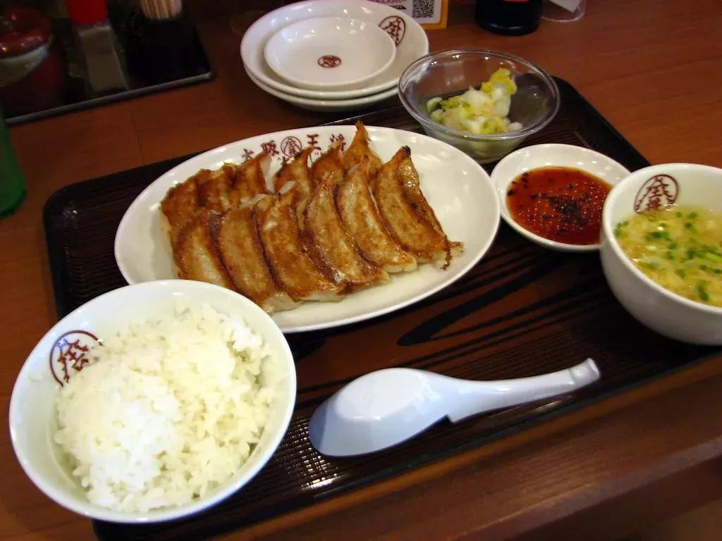 日本人神奇的主食配主食套餐,真的让中国人太疑惑了,他们不撑吗?